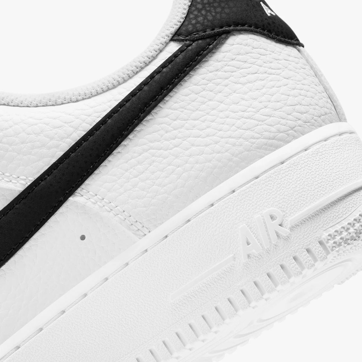 NEW Nike Air Force 1 '07 White Black